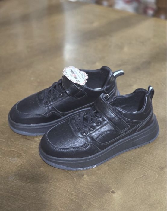 Кроссовки детские новые