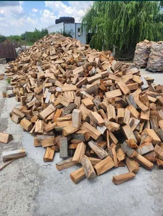 Oferte speciale la lemne foc – tonă/palet, stoc limitat!