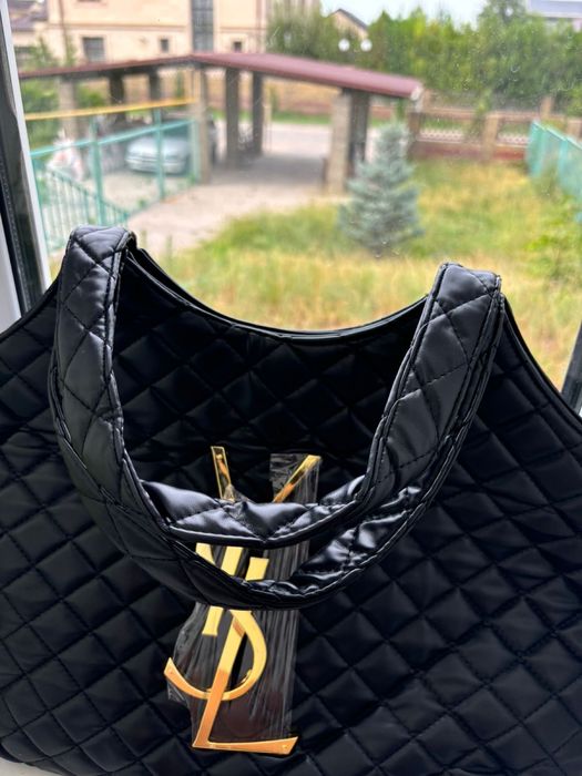 Стильная черная сумка