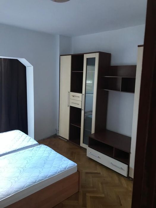 Închiriez Apartament