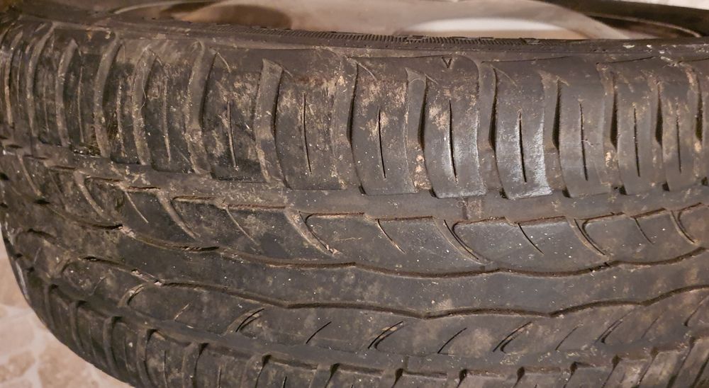 Mercedes джанти(3 бр. - 15") с 2 бр. летни гуми SAVA