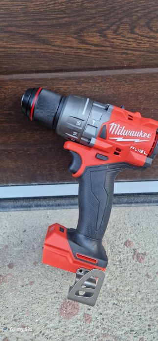 Milwaukee autofiletanta, polizor pe acumulatori