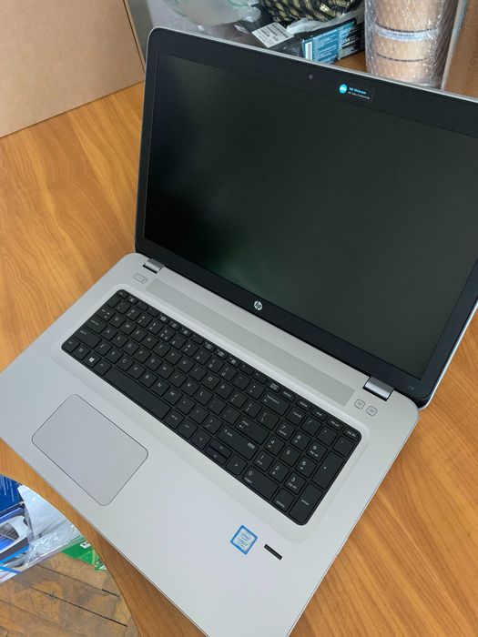 Лаптоп 17" HP ProBook 470 G4, Intel Core i7-7500U, 8GB RAM, 256GB SSD