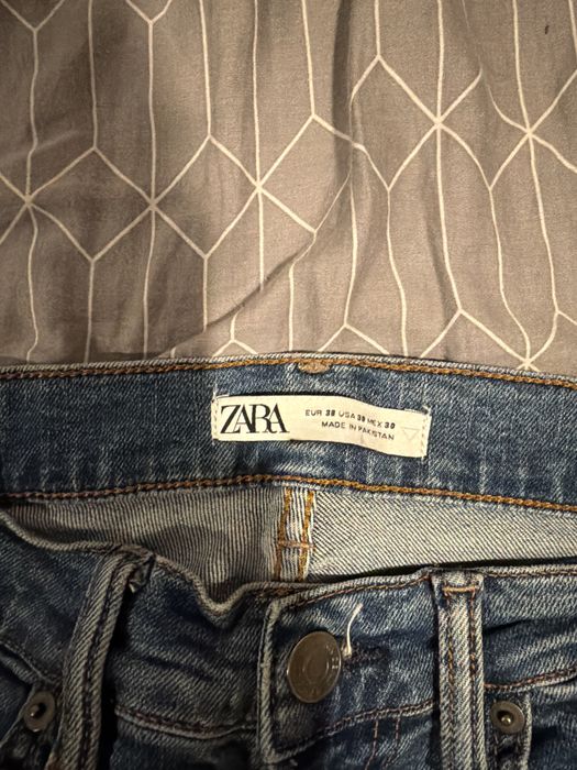 Blugi de la zara in stare perfecta marimea 38