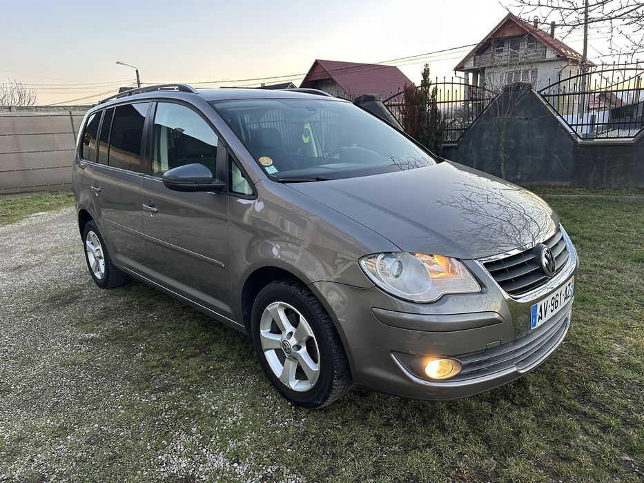 VW Touran 1.9 Tdi 105cp, an 2010