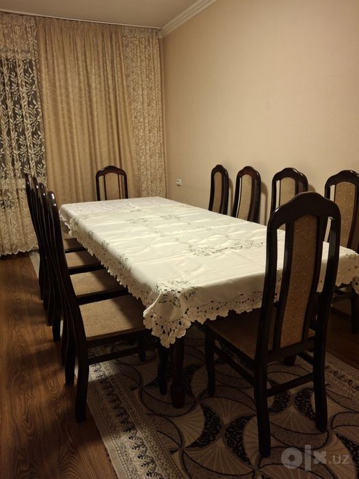 Продаётся стол и стулья
