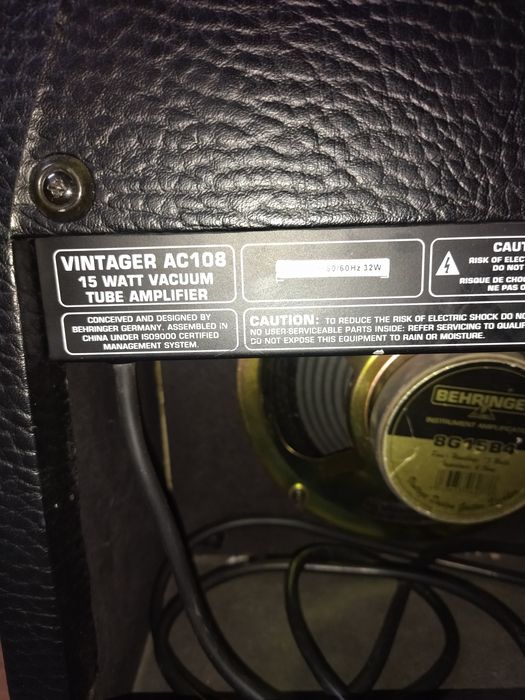 Комбик behringer vintager AC108