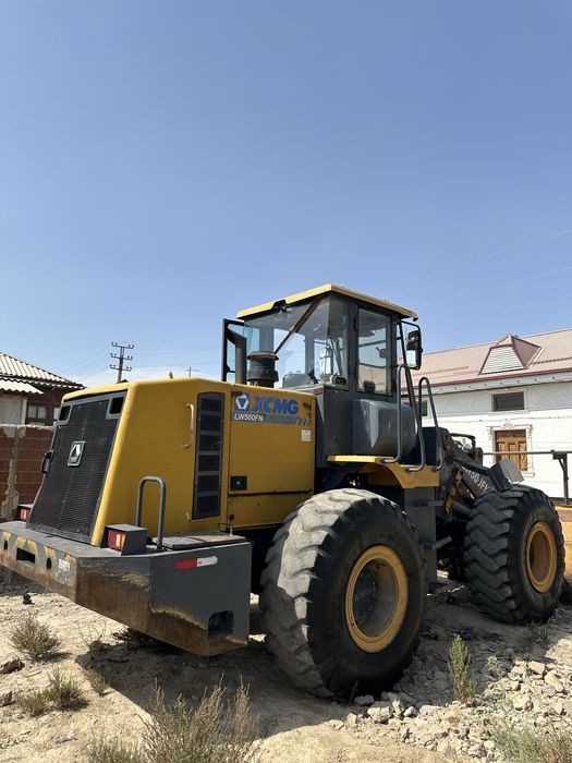 Пагрузчик сотилади ишлаб турибди