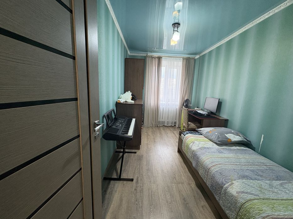 Продам 4 комнатную квартиру