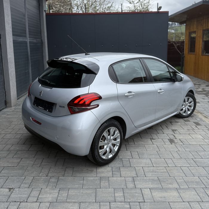 Peugeot 208 1.2 Benzina Euro 6 130.000 km