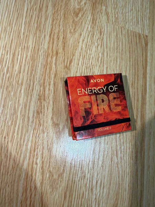 Палитра сенки за очи Avon Energy of Fire – Volume 2