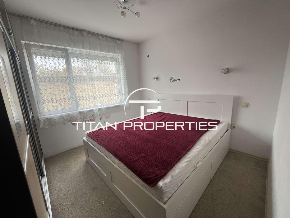 Тристаен апартамент, под наем, кв. Колхозен пазар