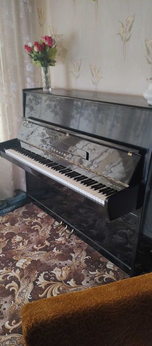 Руско пиано "Чайка"