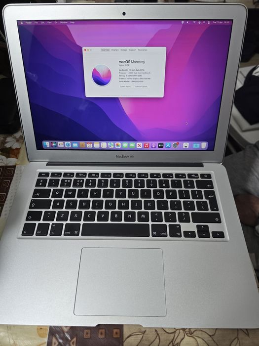Laptop MacBook Air 2015 si Pro 2013
