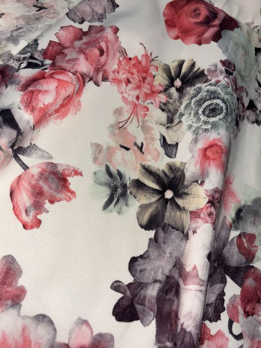 Fusta cu imprimeu floral