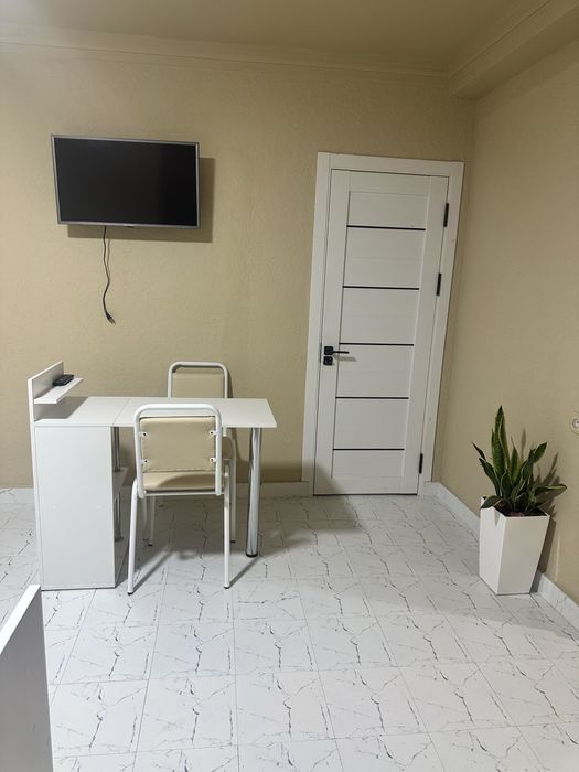 Маникюрные столы