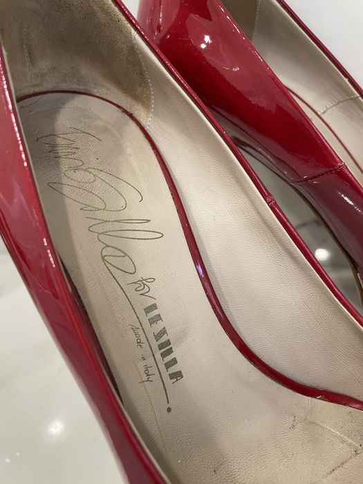 Продам туфли на каблуке лакированные