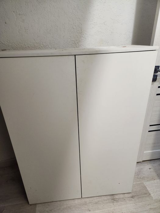 Полки самовывоз, нужно одну раскрутить