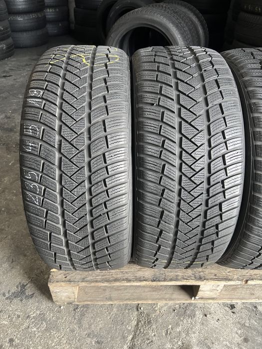 4 anvelope de iarna 235/45/18 Vredestein 6.5 mm!