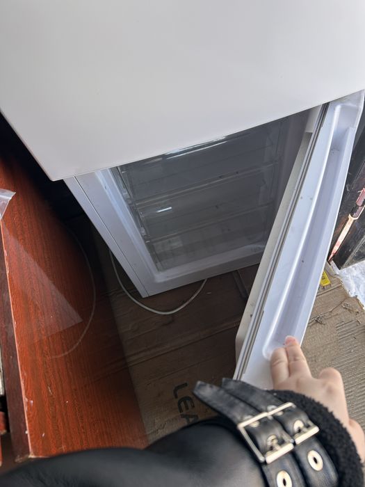 Холодильник, с морозилкой