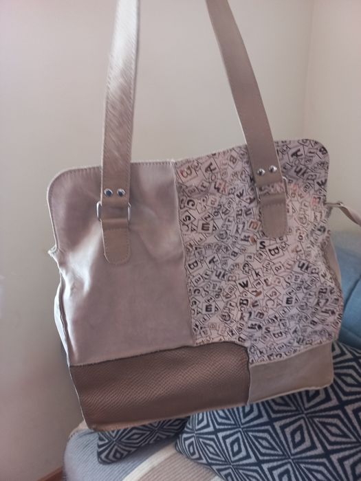 Чанта от естествена кожа бежево +златисто