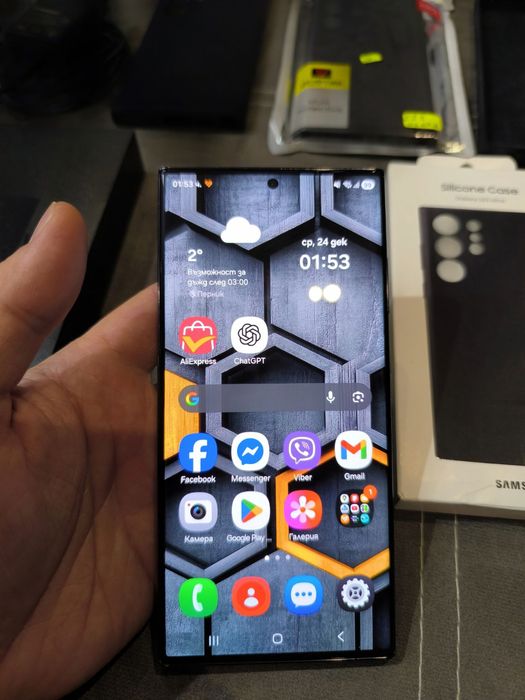 Samsung S23 Ultra 8/256 с оригинално 45w зарядно и 5 кейса