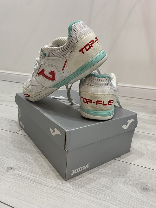 Продам футзалки joma