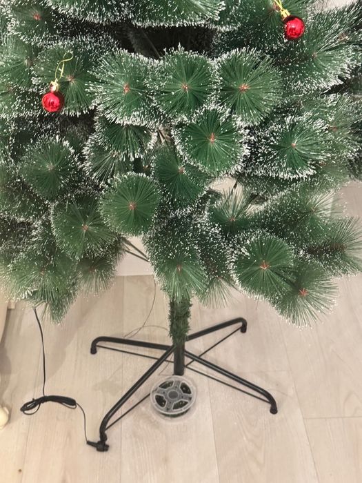 Продам ёлку 180 см