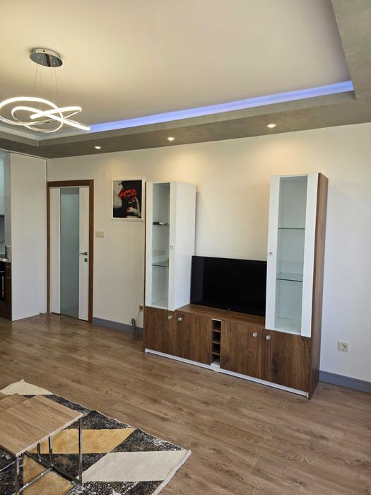 Двустаен апартамент - Дружба 2