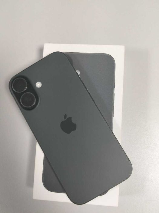 Apple  iPhone  17