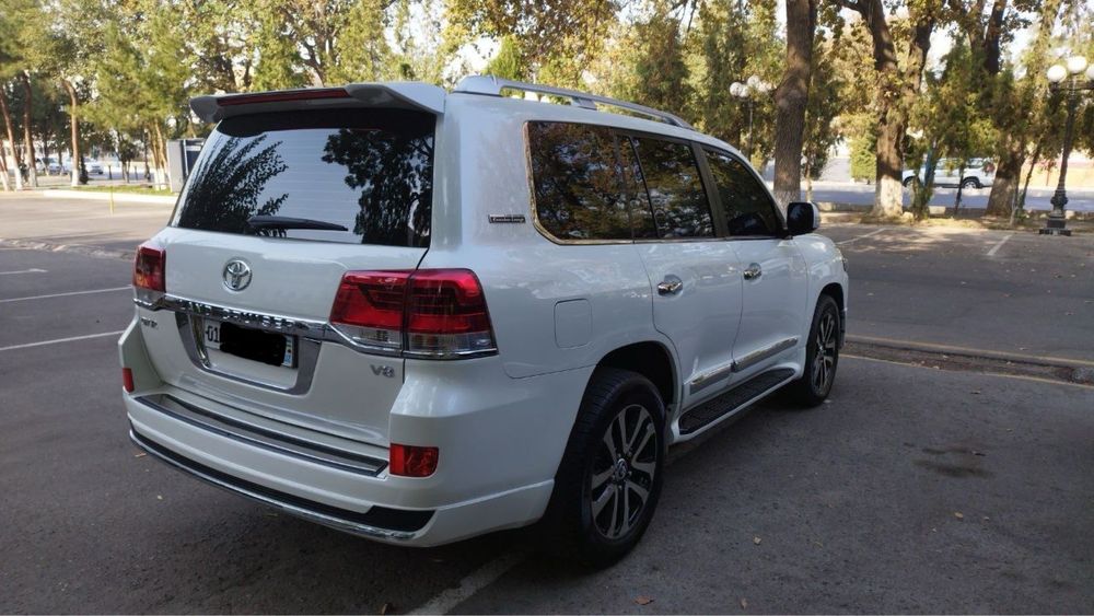 Тойота 200, сотилади 2015 йил. СМС ЕЗМЕЛА ИЛОЖИ БЎСА