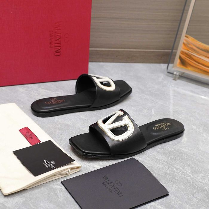 Aduc pe comanda Sandale VALENTINO orice model