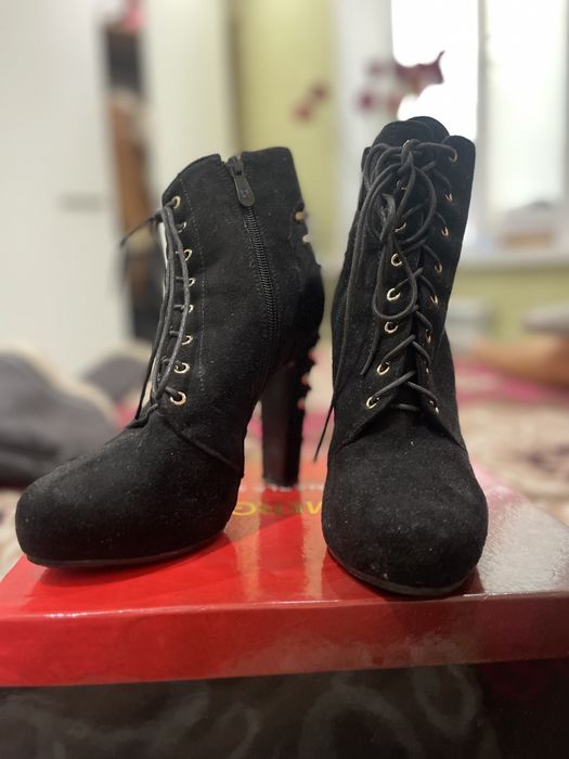 Женская обувь на каблуке