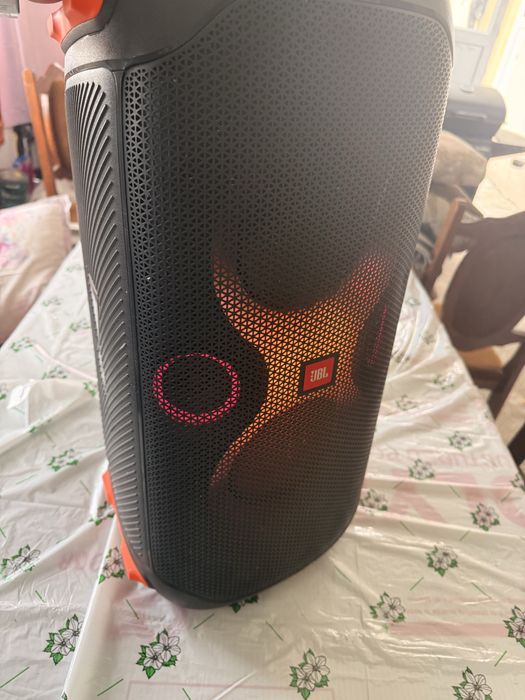JBL Party box 250€