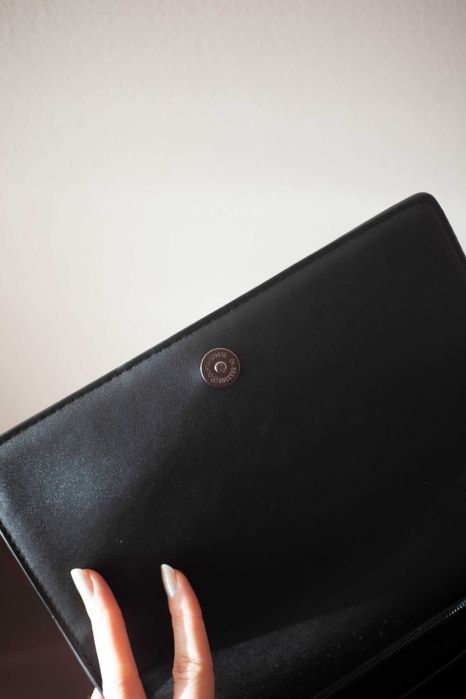 Черна чанта Cross body bag