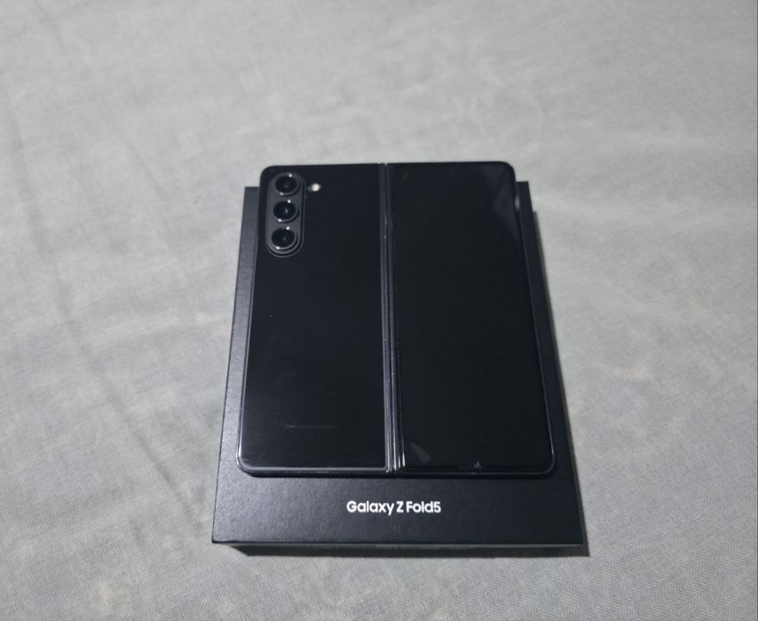 Samsung galaxy Z Fold 5