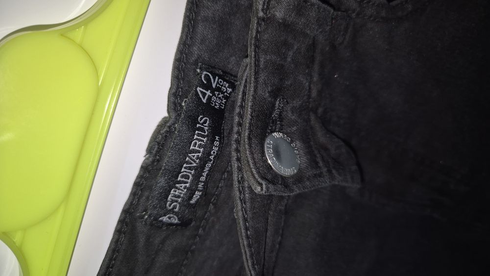Blugi negri Stradivarius elastici, mărime 42
