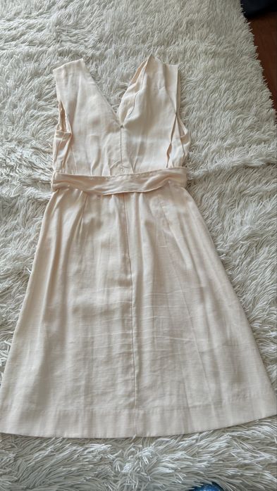 Платье с V- вырезом