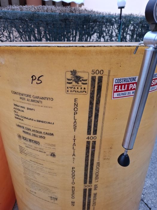 Butoi fibra de sticla pentru vin