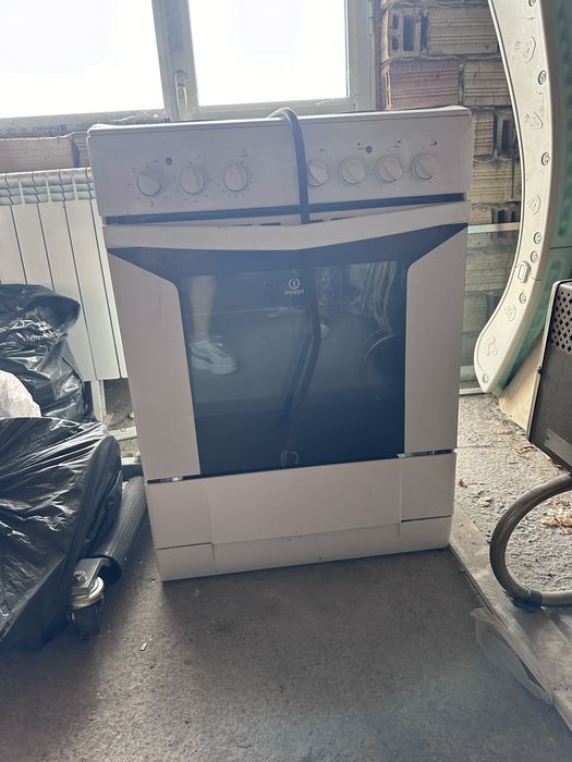 Готварска печка INDESIT