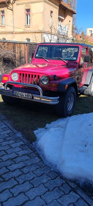 Vând jeep wrangler