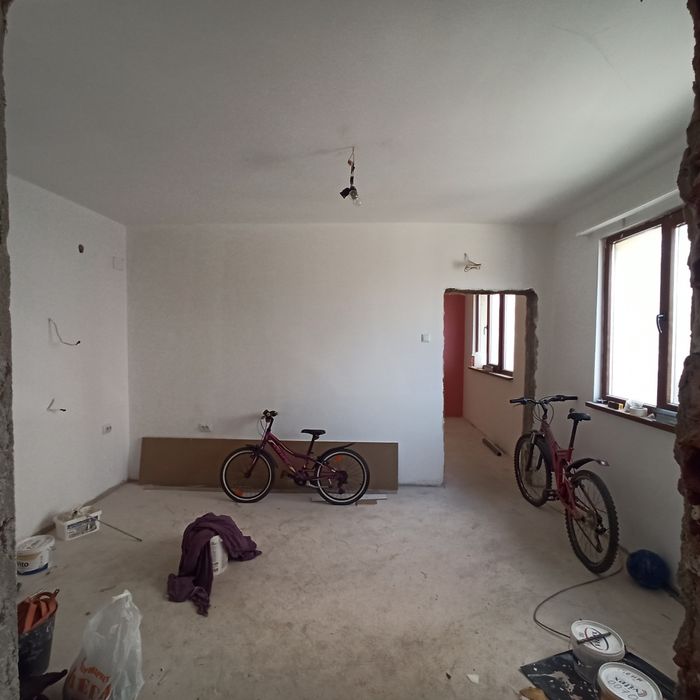 Агенция Селект предлага: Партерен апартамент