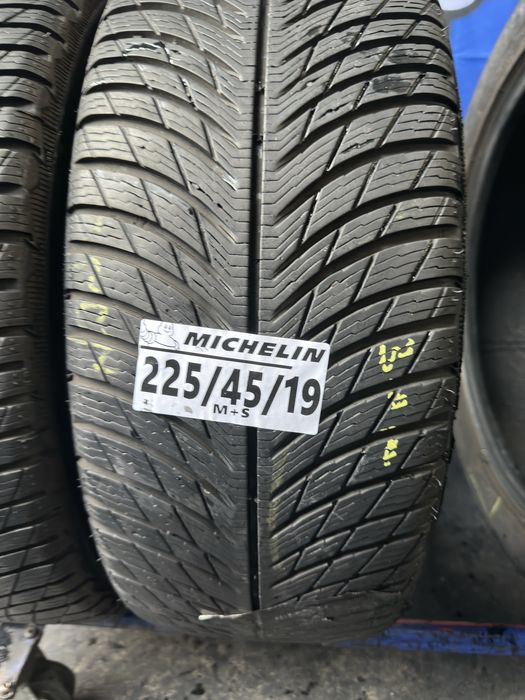 225/45/19 Michelin