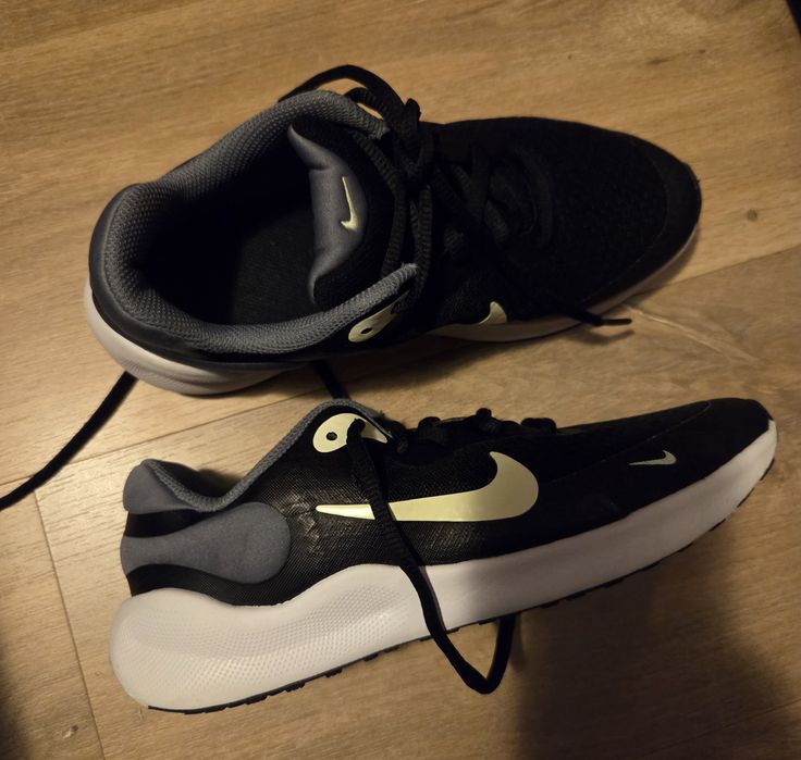 Adidasi Nike mar. 36