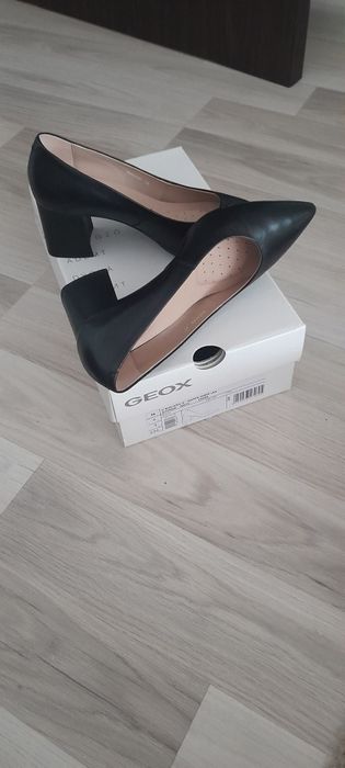 Pantofi eleganți din piele moale