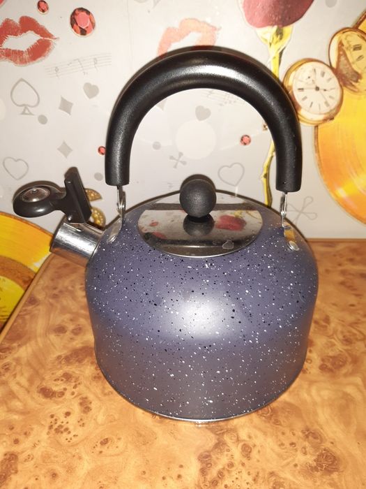 Чайник новый продам