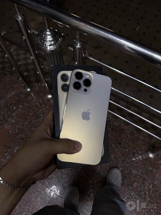 Iphone 13 Pro max gold