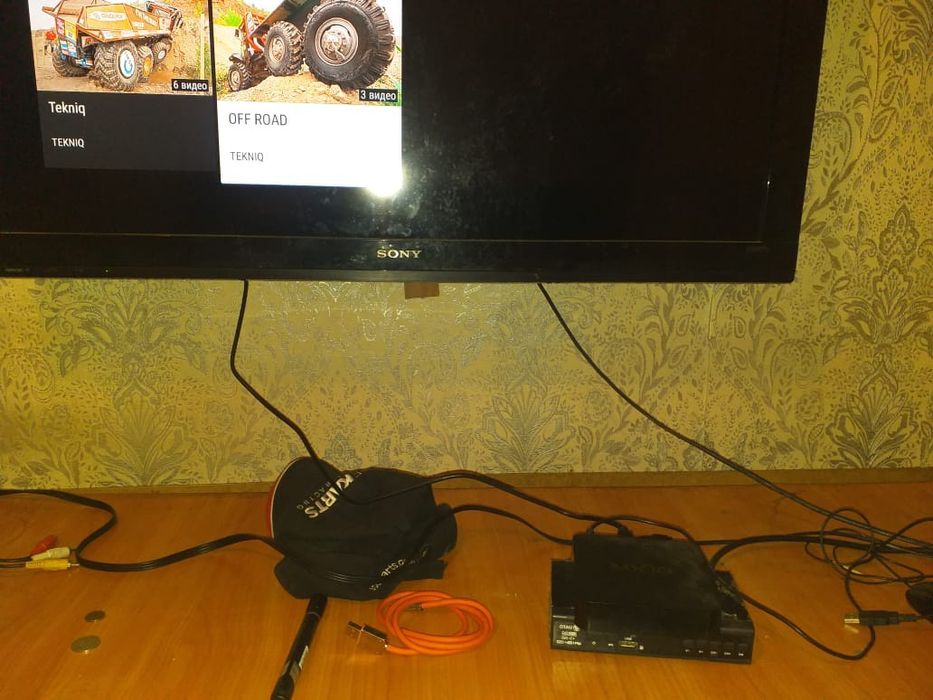 Продам телевизор smart с подставками