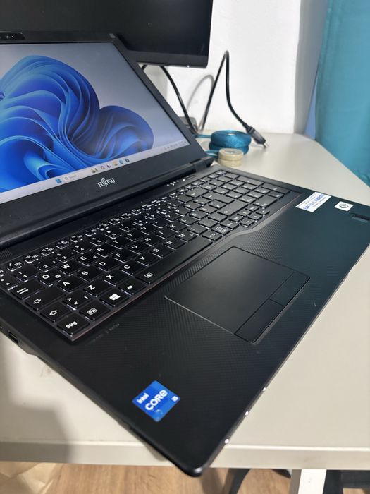 Fujitsu Siemens • i5 -11 th gen• SSD 256gb• model 2022• taste luminate