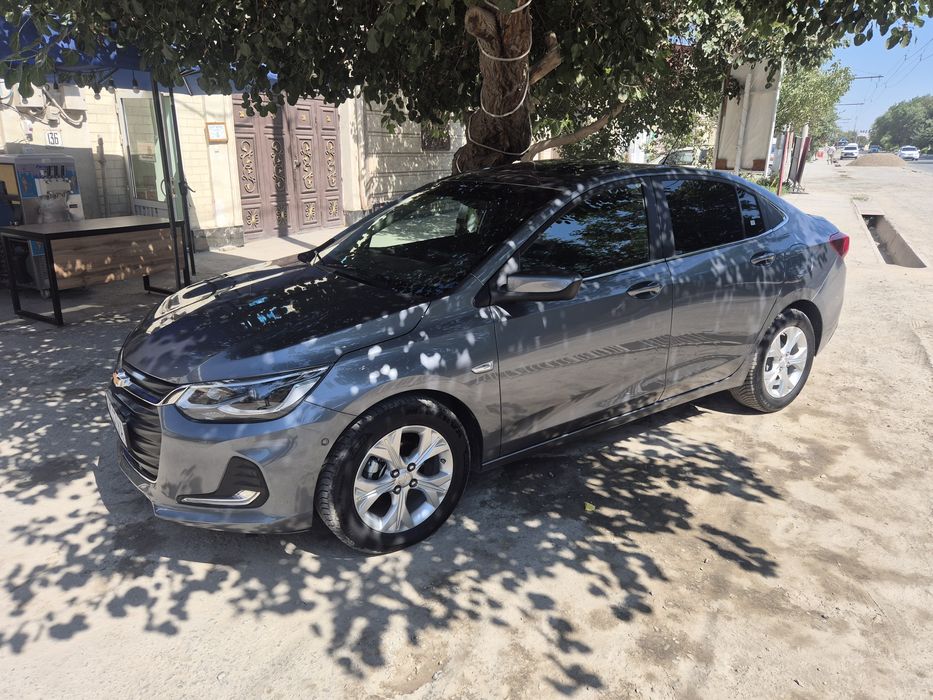 Onix  premier turbo